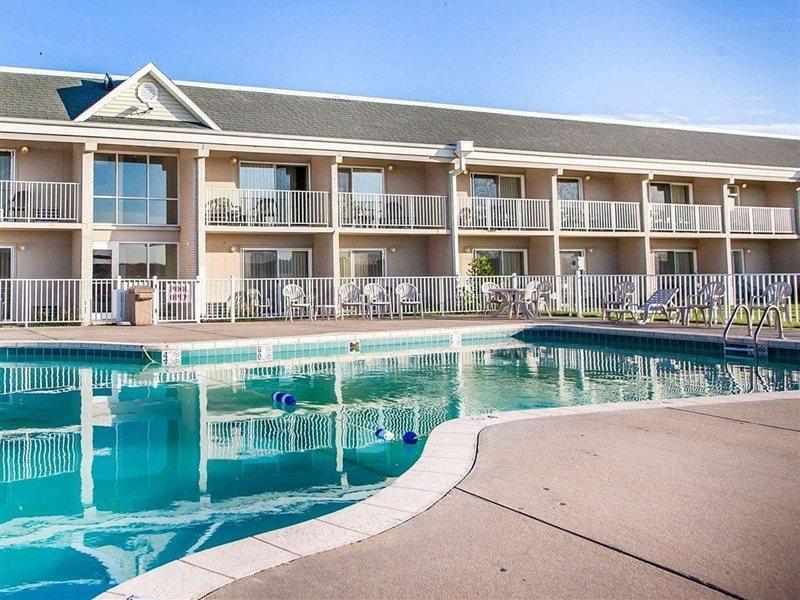 Quality Inn Lake Ozark Esterno foto